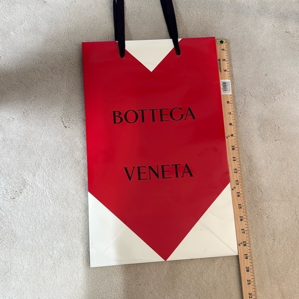 Bottega Veneta Red & White Shopping Bag with Black Handles - Picture 2 of 5